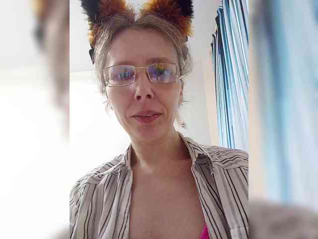 -queen-margo- Live Webcam on BongaCams