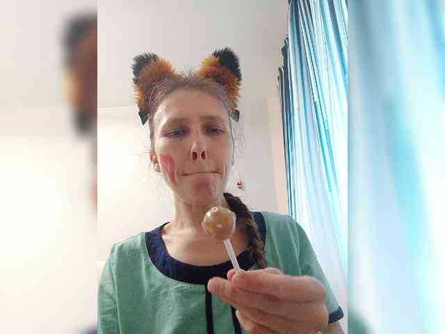 -Queen-Margo- webcam