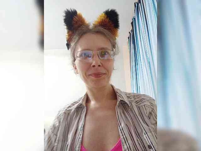 -Queen-Margo- webcam