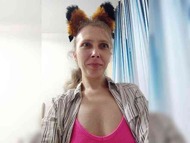 -Queen-Margo- webcam