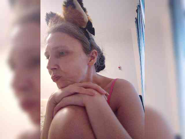 -Queen-Margo- webcam