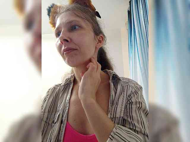-Queen-Margo- webcam