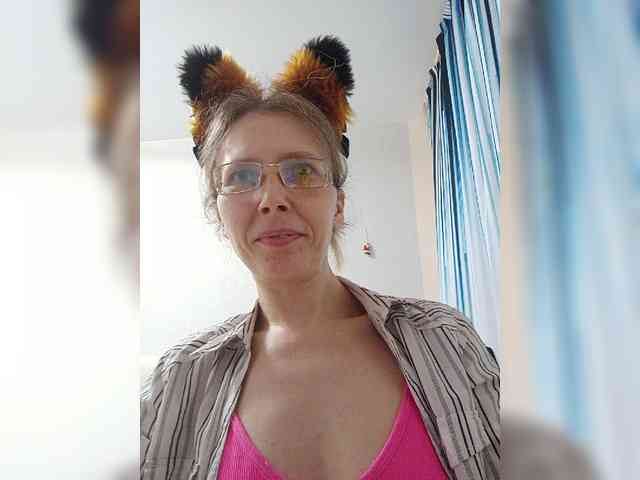 -Queen-Margo- webcam