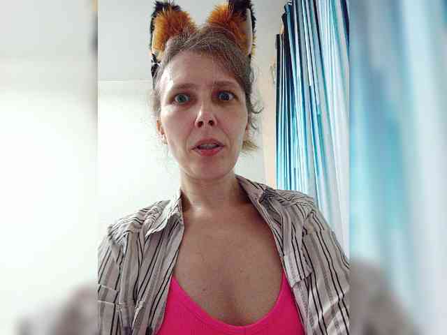 -Queen-Margo- webcam