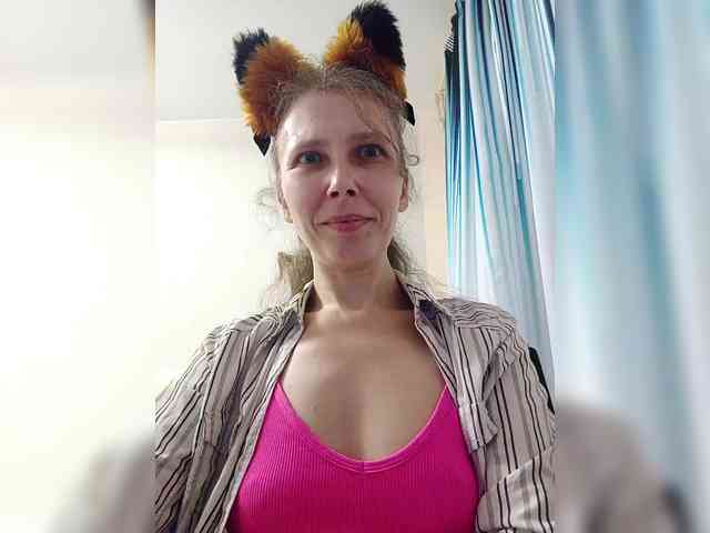 -Queen-Margo- webcam