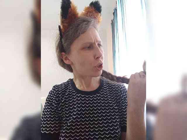 Model: -Queen-Margo-