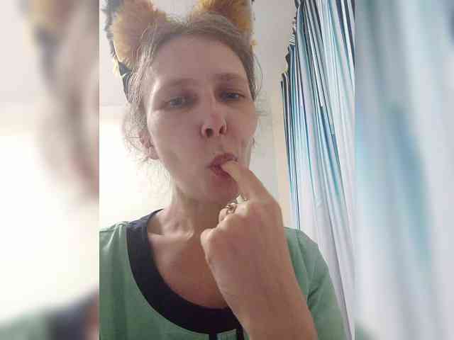 -Queen-Margo- webcam