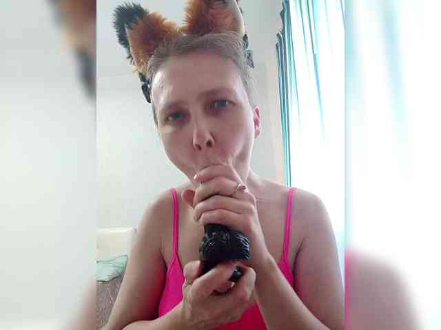 -Queen-Margo- webcam