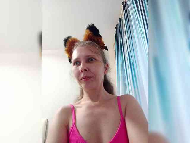 -Queen-Margo- webcam