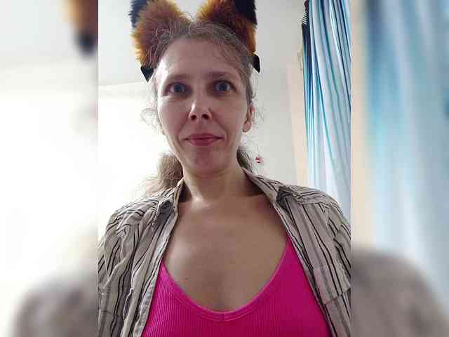 -Queen-Margo- webcam
