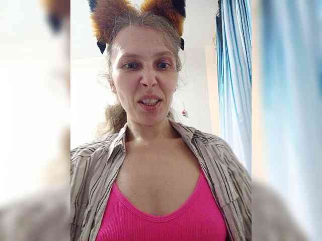 -Queen-Margo- webcam