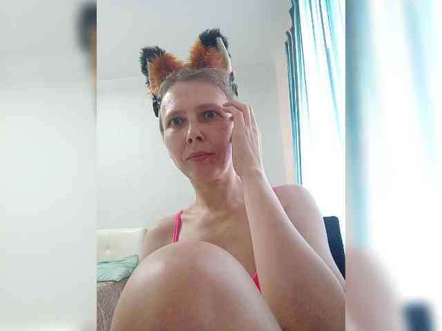 -Queen-Margo- webcam