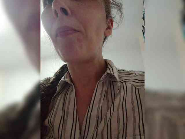 -Queen-Margo- webcam