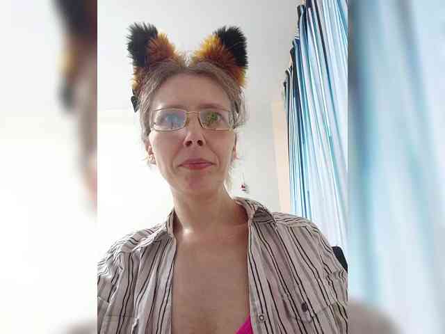 -Queen-Margo- webcam