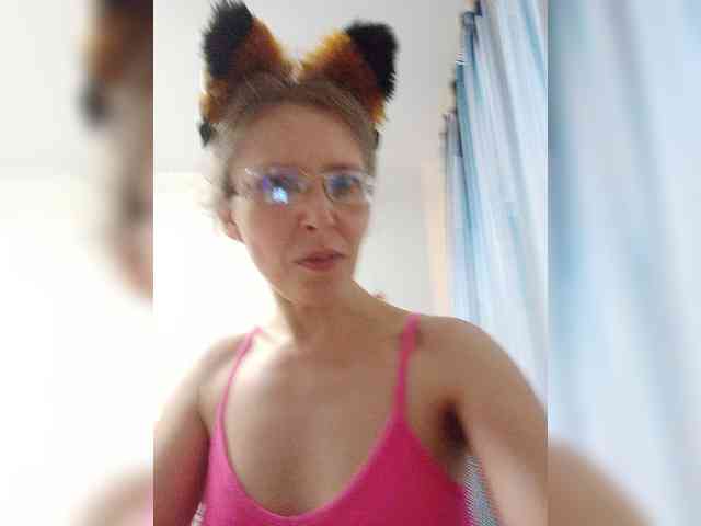 -Queen-Margo- webcam