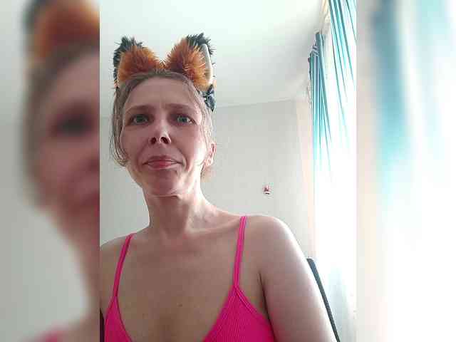 -Queen-Margo- webcam