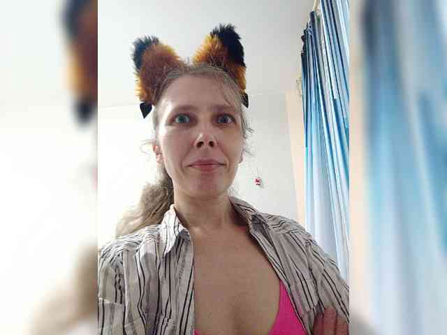 -Queen-Margo- webcam