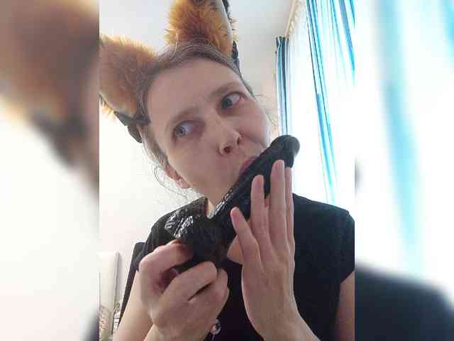 -Queen-Margo- webcam