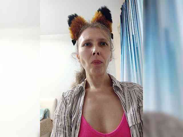 -Queen-Margo- webcam