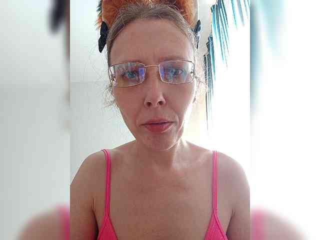 -Queen-Margo- webcam