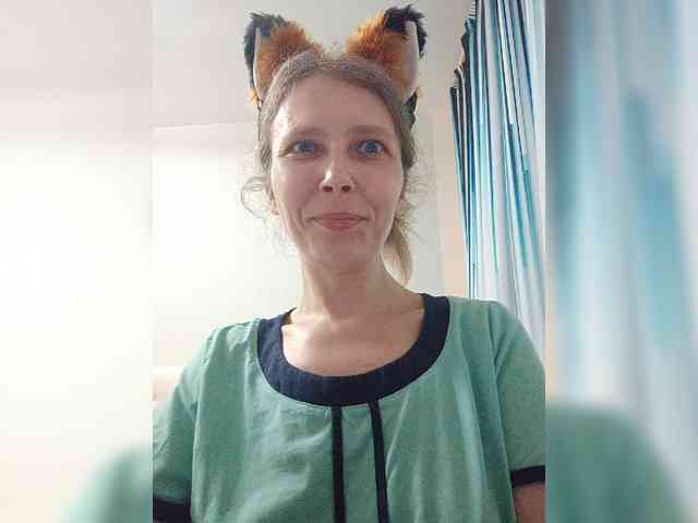 โมเดลนี้กำลังถ่ายทอดสดอยู่. -queen-margo-