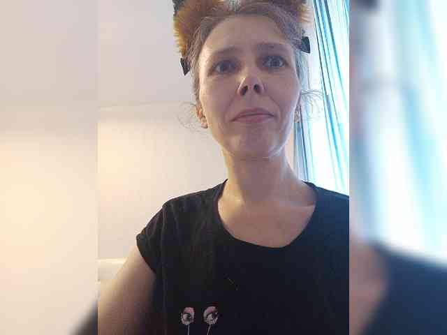 -Queen-Margo- webcam