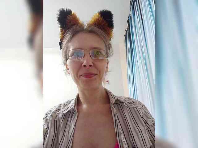 -Queen-Margo- webcam