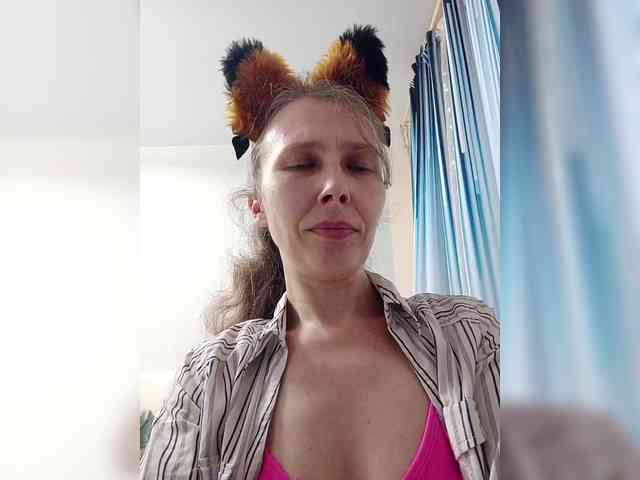-Queen-Margo- webcam