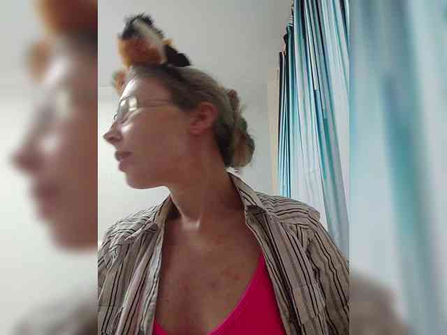 -Queen-Margo- webcam