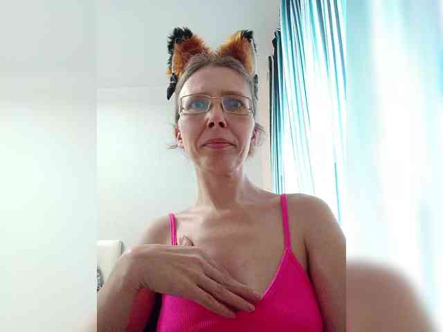 -Queen-Margo- webcam