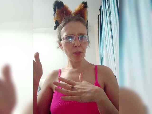 -Queen-Margo- webcam