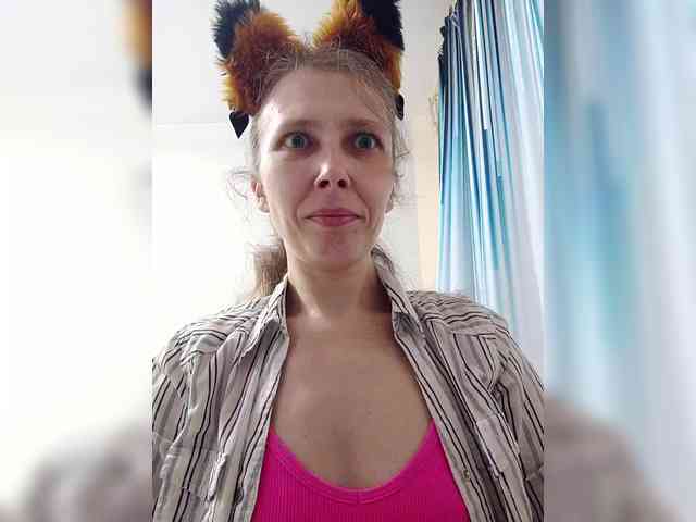 -Queen-Margo- webcam