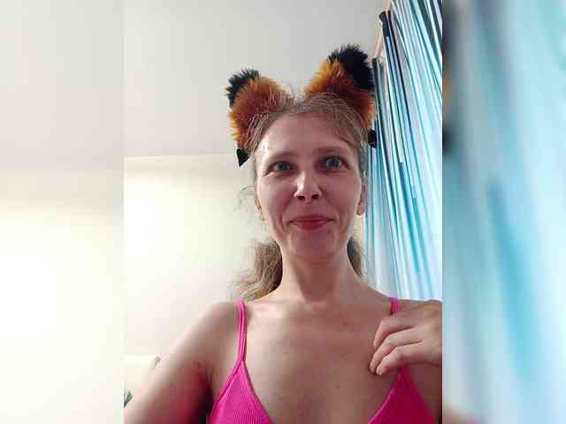 -Queen-Margo- webcam