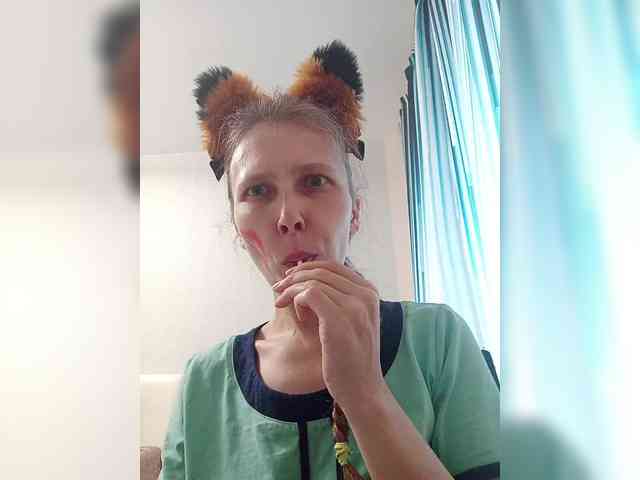 -Queen-Margo- webcam