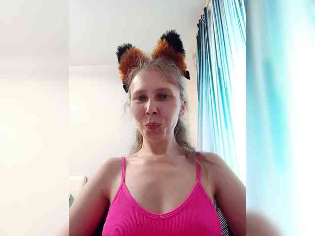-Queen-Margo- webcam