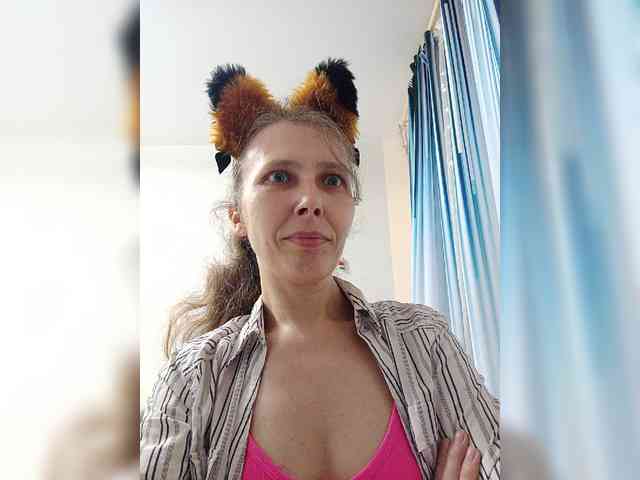-Queen-Margo- webcam