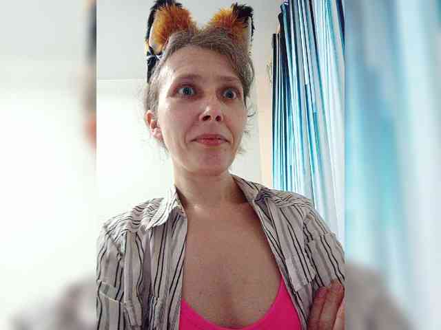 -Queen-Margo- webcam