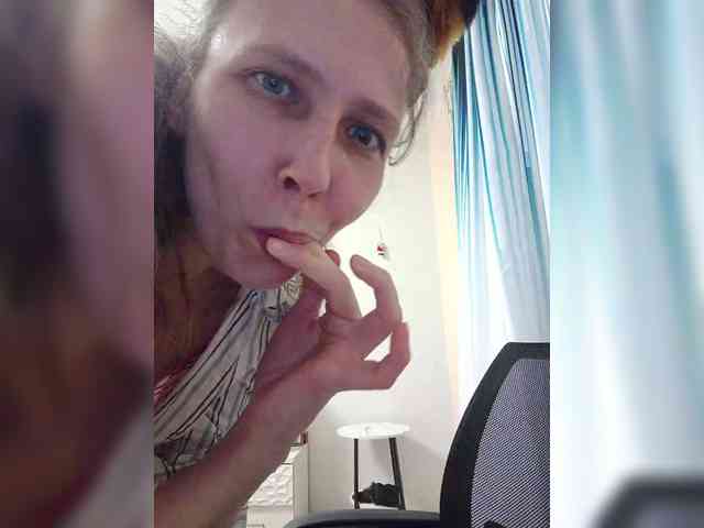 -Queen-Margo- webcam