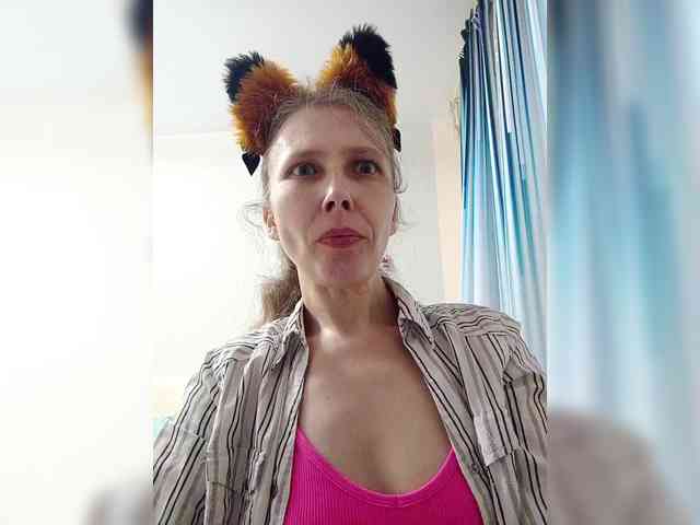 -Queen-Margo- webcam
