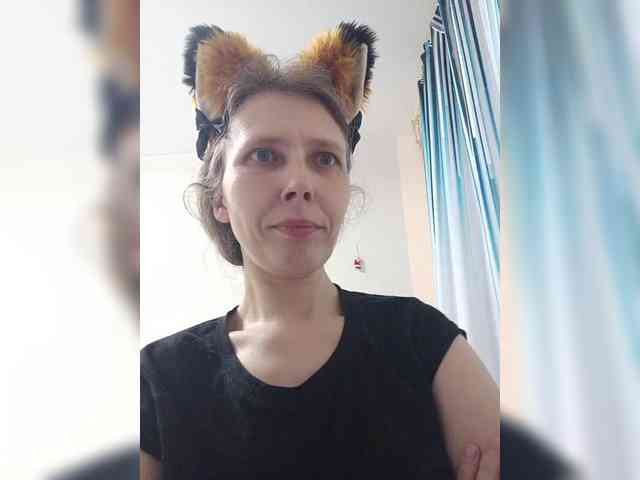 Model: -Queen-Margo-