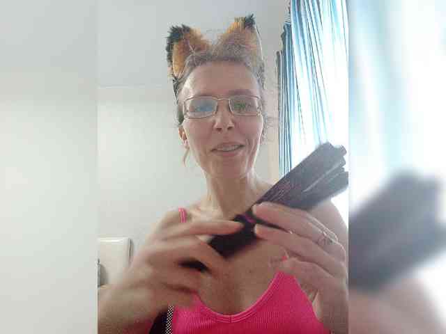-Queen-Margo- webcam