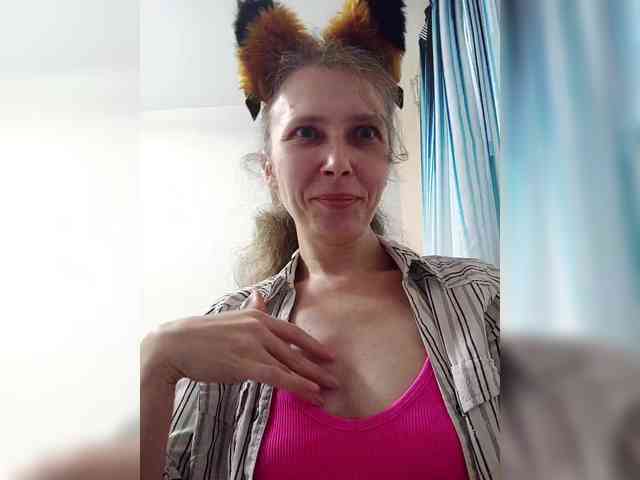-Queen-Margo- webcam