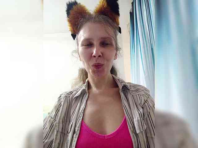-Queen-Margo- webcam