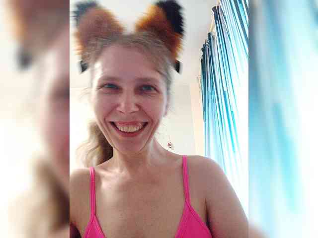 -Queen-Margo- webcam