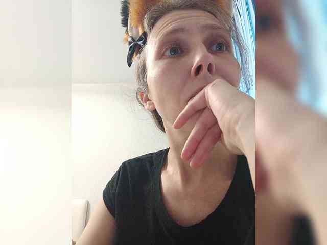 -Queen-Margo- webcam