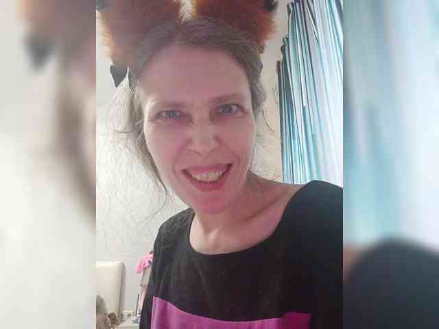 -Queen-Margo- webcam