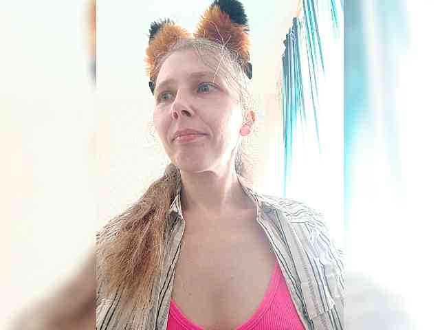 -Queen-Margo- webcam