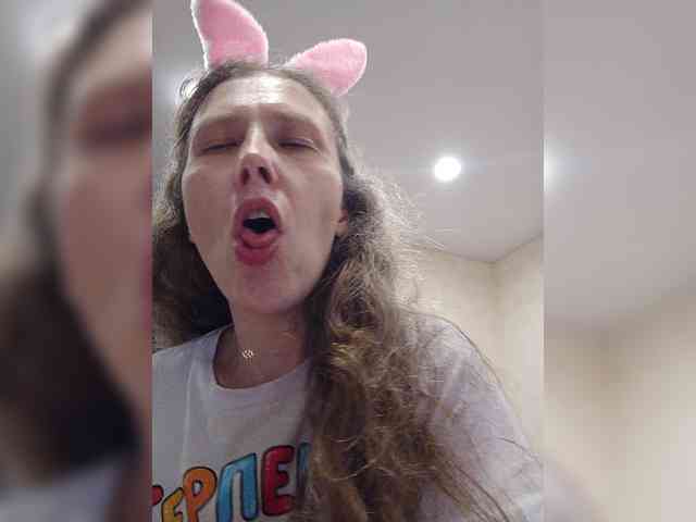 -Queen-Margo- webcam