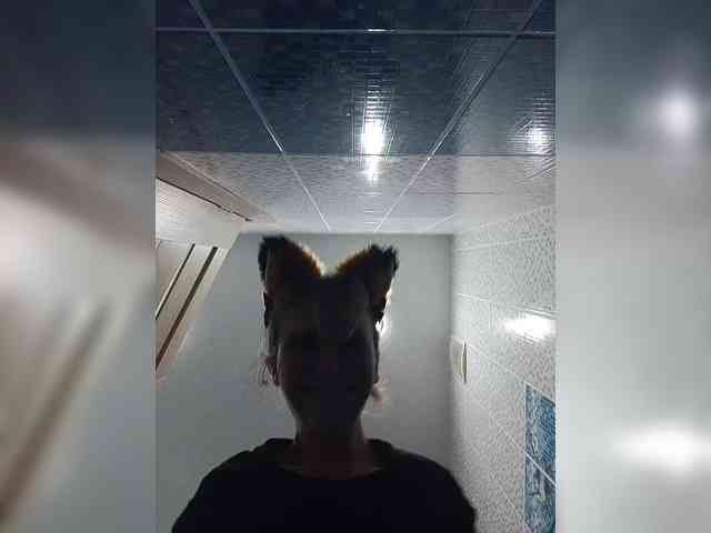 -Queen-Margo- webcam