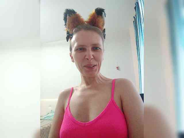 -Queen-Margo- webcam